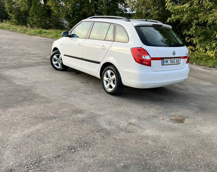Белый Шкода Фабия, объемом двигателя 1.39 л и пробегом 265 тыс. км за 5300 $, фото 3 на Automoto.ua