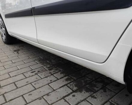 Білий Шкода Фабія, об'ємом двигуна 1.4 л та пробігом 182 тис. км за 5500 $, фото 16 на Automoto.ua