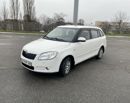 Белый Шкода Фабия, объемом двигателя 1.4 л и пробегом 178 тыс. км за 5500 $, фото 1 на Automoto.ua