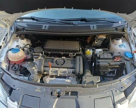 Білий Шкода Фабія, об'ємом двигуна 1.6 л та пробігом 211 тис. км за 6600 $, фото 5 на Automoto.ua