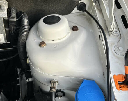 Белый Шкода Фабия, объемом двигателя 1.39 л и пробегом 265 тыс. км за 5300 $, фото 21 на Automoto.ua