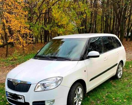 Белый Шкода Фабия, объемом двигателя 1.6 л и пробегом 240 тыс. км за 6300 $, фото 1 на Automoto.ua