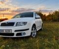 Белый Шкода Фабия, объемом двигателя 1.4 л и пробегом 345 тыс. км за 1002 $, фото 1 на Automoto.ua