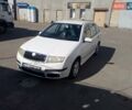 Белый Шкода Фабия, объемом двигателя 1.2 л и пробегом 177 тыс. км за 4000 $, фото 1 на Automoto.ua