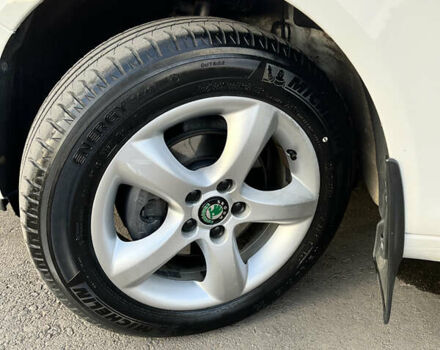 Белый Шкода Фабия, объемом двигателя 1.39 л и пробегом 265 тыс. км за 5300 $, фото 10 на Automoto.ua