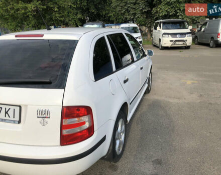 Білий Шкода Фабія, об'ємом двигуна 1.2 л та пробігом 209 тис. км за 4100 $, фото 5 на Automoto.ua