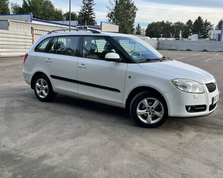 Белый Шкода Фабия, объемом двигателя 1.39 л и пробегом 265 тыс. км за 5300 $, фото 7 на Automoto.ua