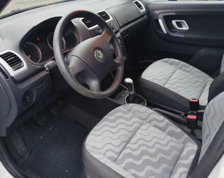 Білий Шкода Фабія, об'ємом двигуна 1.4 л та пробігом 182 тис. км за 5500 $, фото 11 на Automoto.ua