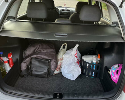 Белый Шкода Фабия, объемом двигателя 1.39 л и пробегом 265 тыс. км за 5300 $, фото 17 на Automoto.ua