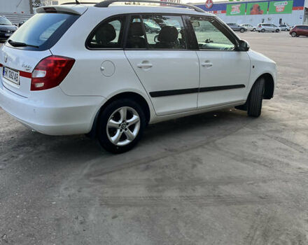 Белый Шкода Фабия, объемом двигателя 1.39 л и пробегом 265 тыс. км за 5300 $, фото 6 на Automoto.ua