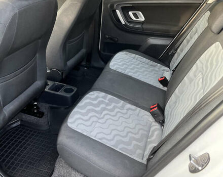 Белый Шкода Фабия, объемом двигателя 1.39 л и пробегом 265 тыс. км за 5300 $, фото 15 на Automoto.ua