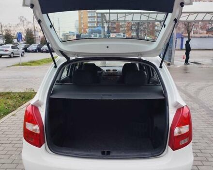 Білий Шкода Фабія, об'ємом двигуна 1.4 л та пробігом 182 тис. км за 5500 $, фото 30 на Automoto.ua