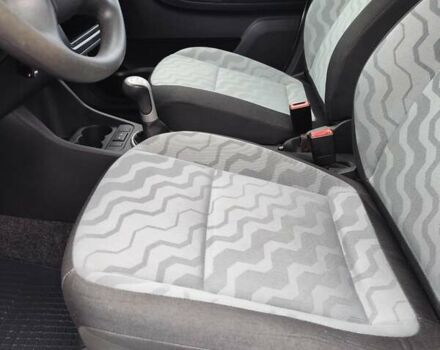 Белый Шкода Фабия, объемом двигателя 1.4 л и пробегом 182 тыс. км за 5300 $, фото 14 на Automoto.ua