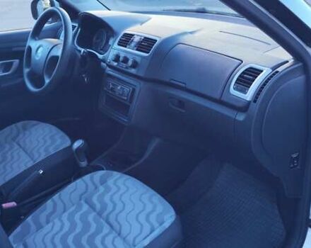 Білий Шкода Фабія, об'ємом двигуна 1.4 л та пробігом 182 тис. км за 5500 $, фото 24 на Automoto.ua