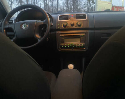 Білий Шкода Фабія, об'ємом двигуна 1.6 л та пробігом 236 тис. км за 4600 $, фото 17 на Automoto.ua