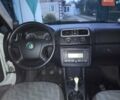 Білий Шкода Фабія, об'ємом двигуна 1.4 л та пробігом 220 тис. км за 4600 $, фото 6 на Automoto.ua