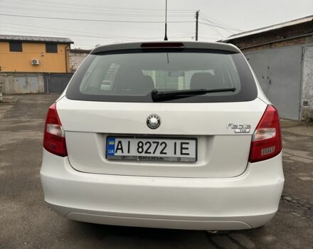 Белый Шкода Фабия, объемом двигателя 1.4 л и пробегом 246 тыс. км за 4500 $, фото 4 на Automoto.ua