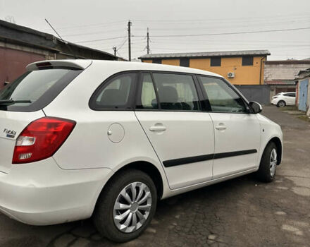 Белый Шкода Фабия, объемом двигателя 1.42 л и пробегом 247 тыс. км за 4500 $, фото 3 на Automoto.ua