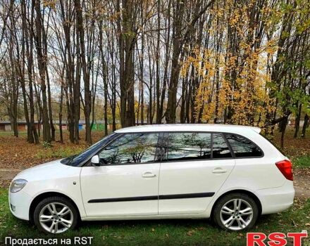 Белый Шкода Фабия, объемом двигателя 1.6 л и пробегом 240 тыс. км за 6300 $, фото 2 на Automoto.ua