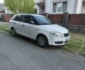 Белый Шкода Фабия, объемом двигателя 0 л и пробегом 216 тыс. км за 4194 $, фото 1 на Automoto.ua