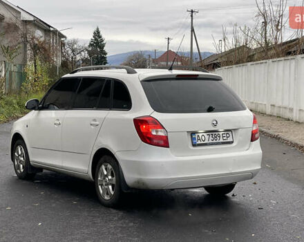 Белый Шкода Фабия, объемом двигателя 1.2 л и пробегом 315 тыс. км за 5000 $, фото 3 на Automoto.ua