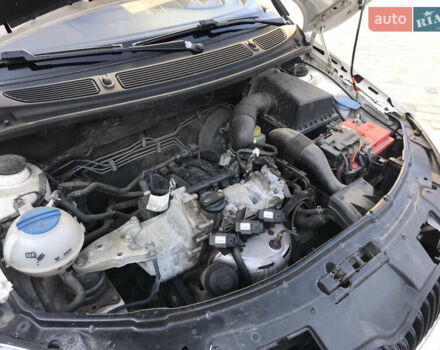 Белый Шкода Фабия, объемом двигателя 1.2 л и пробегом 223 тыс. км за 4300 $, фото 12 на Automoto.ua