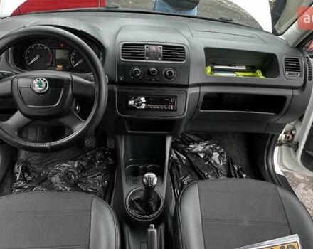 Білий Шкода Фабія, об'ємом двигуна 1.2 л та пробігом 256 тис. км за 4500 $, фото 8 на Automoto.ua