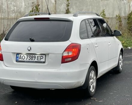 Белый Шкода Фабия, объемом двигателя 1.2 л и пробегом 315 тыс. км за 5000 $, фото 3 на Automoto.ua