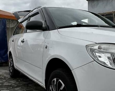 Білий Шкода Фабія, об'ємом двигуна 1.2 л та пробігом 256 тис. км за 4500 $, фото 2 на Automoto.ua