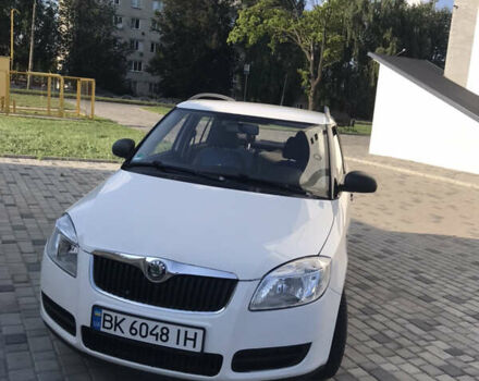 Белый Шкода Фабия, объемом двигателя 1.2 л и пробегом 223 тыс. км за 4300 $, фото 7 на Automoto.ua