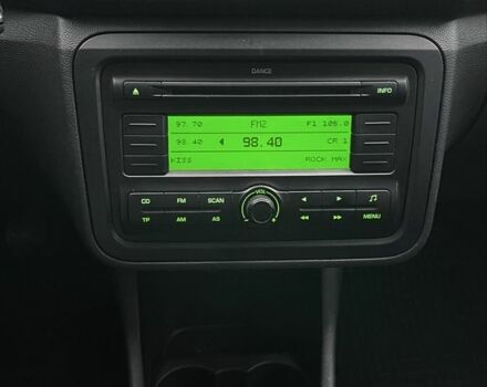 Белый Шкода Фабия, объемом двигателя 1.2 л и пробегом 315 тыс. км за 5000 $, фото 6 на Automoto.ua