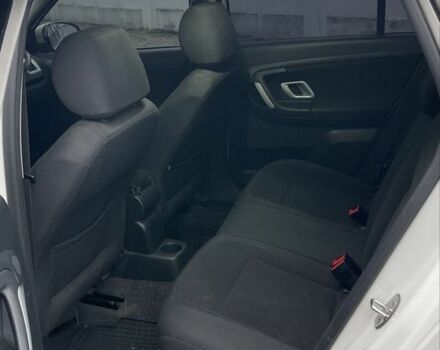 Белый Шкода Фабия, объемом двигателя 1.2 л и пробегом 315 тыс. км за 5000 $, фото 4 на Automoto.ua