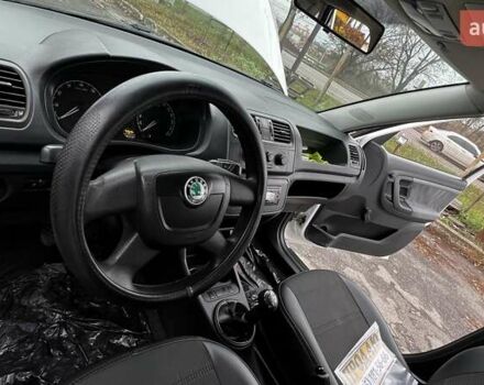 Білий Шкода Фабія, об'ємом двигуна 1.2 л та пробігом 256 тис. км за 4500 $, фото 10 на Automoto.ua