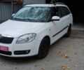Белый Шкода Фабия, объемом двигателя 1.6 л и пробегом 223 тыс. км за 2500 $, фото 1 на Automoto.ua