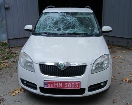 Белый Шкода Фабия, объемом двигателя 1.6 л и пробегом 223 тыс. км за 2500 $, фото 1 на Automoto.ua