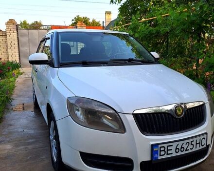 Белый Шкода Фабия, объемом двигателя 1.2 л и пробегом 195 тыс. км за 5200 $, фото 8 на Automoto.ua