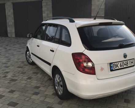 Белый Шкода Фабия, объемом двигателя 1.2 л и пробегом 223 тыс. км за 4300 $, фото 8 на Automoto.ua