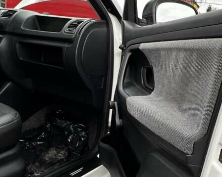 Білий Шкода Фабія, об'ємом двигуна 1.2 л та пробігом 256 тис. км за 4500 $, фото 11 на Automoto.ua