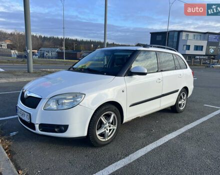 Білий Шкода Фабія, об'ємом двигуна 1.39 л та пробігом 296 тис. км за 4700 $, фото 2 на Automoto.ua