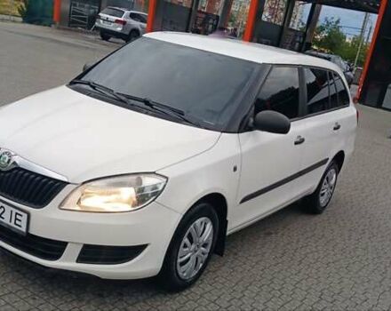 Белый Шкода Фабия, объемом двигателя 1.2 л и пробегом 248 тыс. км за 4850 $, фото 2 на Automoto.ua
