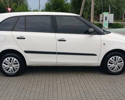 Белый Шкода Фабия, объемом двигателя 1.2 л и пробегом 248 тыс. км за 4850 $, фото 8 на Automoto.ua