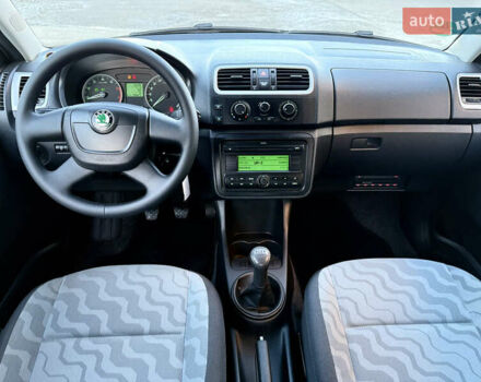 Белый Шкода Фабия, объемом двигателя 1.4 л и пробегом 158 тыс. км за 5700 $, фото 27 на Automoto.ua