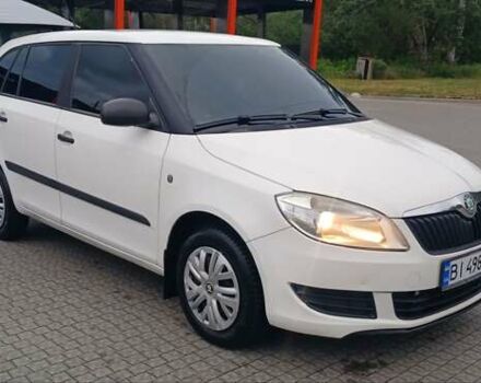 Белый Шкода Фабия, объемом двигателя 1.2 л и пробегом 248 тыс. км за 4850 $, фото 4 на Automoto.ua