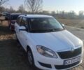 Белый Шкода Фабия, объемом двигателя 1.6 л и пробегом 220 тыс. км за 5200 $, фото 1 на Automoto.ua