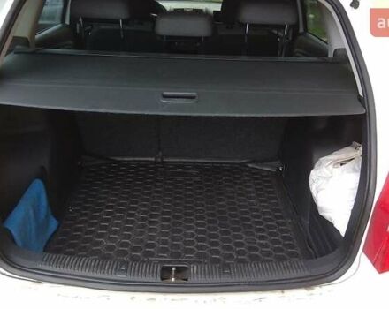 Белый Шкода Фабия, объемом двигателя 1.2 л и пробегом 197 тыс. км за 4900 $, фото 6 на Automoto.ua