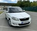 Белый Шкода Фабия, объемом двигателя 1.6 л и пробегом 328 тыс. км за 4395 $, фото 1 на Automoto.ua