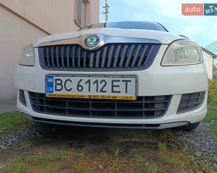 Белый Шкода Фабия, объемом двигателя 1.6 л и пробегом 280 тыс. км за 5000 $, фото 4 на Automoto.ua