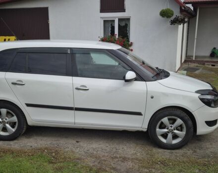 Белый Шкода Фабия, объемом двигателя 1.4 л и пробегом 231 тыс. км за 3950 $, фото 3 на Automoto.ua