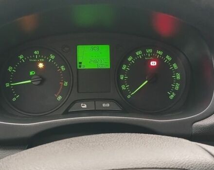 Белый Шкода Фабия, объемом двигателя 1.2 л и пробегом 248 тыс. км за 4850 $, фото 15 на Automoto.ua