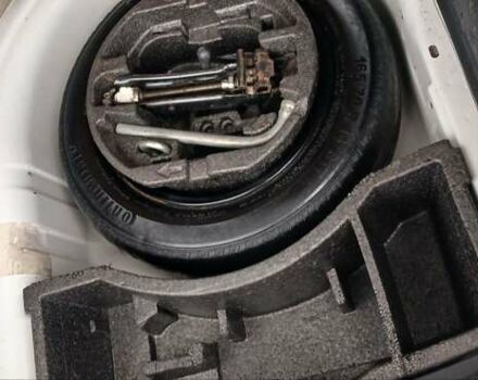 Белый Шкода Фабия, объемом двигателя 1.2 л и пробегом 248 тыс. км за 4850 $, фото 25 на Automoto.ua